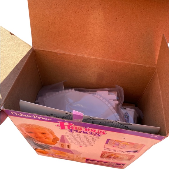 New Vintage Fisher Price Precious Places Silver Bells Wedding Chapel Playset - Picture 5 of 6